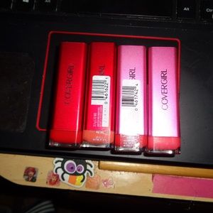 4 COVEGIRL LIPSTICKS New!!